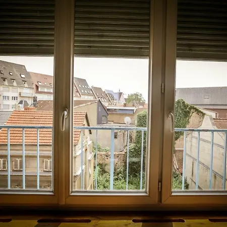 Chez Charlotte L'enigme Des 4 Coffres Apartamento Colmar